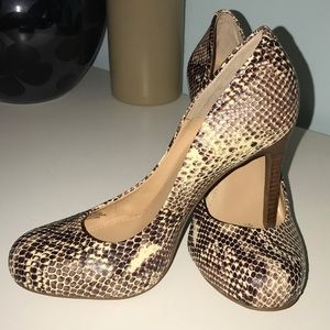 Jessica Simpson heels